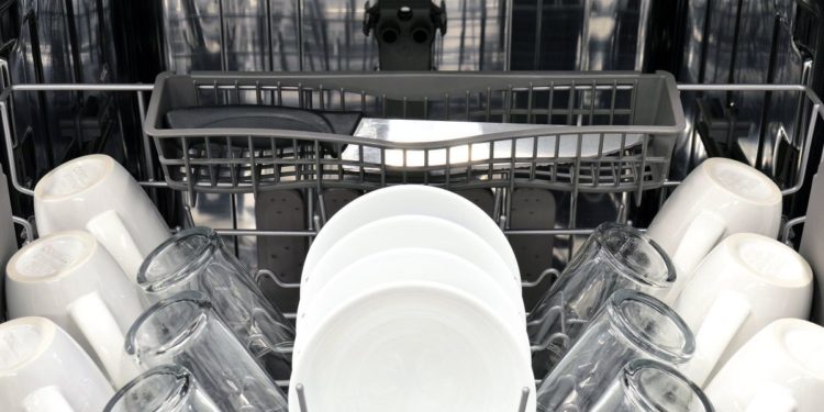 how to avoid water spots on dishes