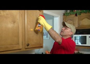 how do i get grease off kitchen cabinets