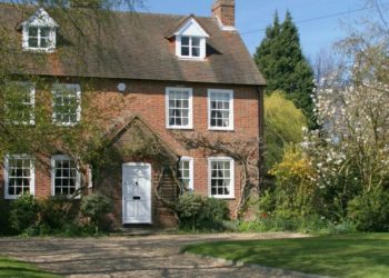 how to install pea gravel driveway