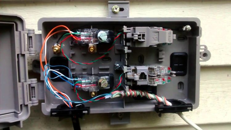How do I install a DSL splitter?