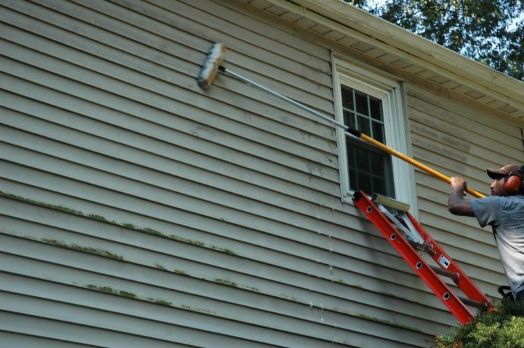 how to clean dirty aluminum siding