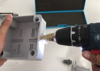 How do you waterproof a junction box?