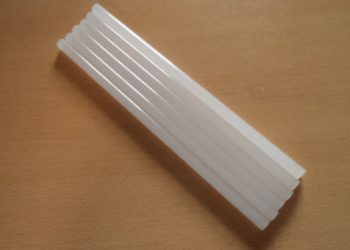 how to melt hot glue sticks in the microwave