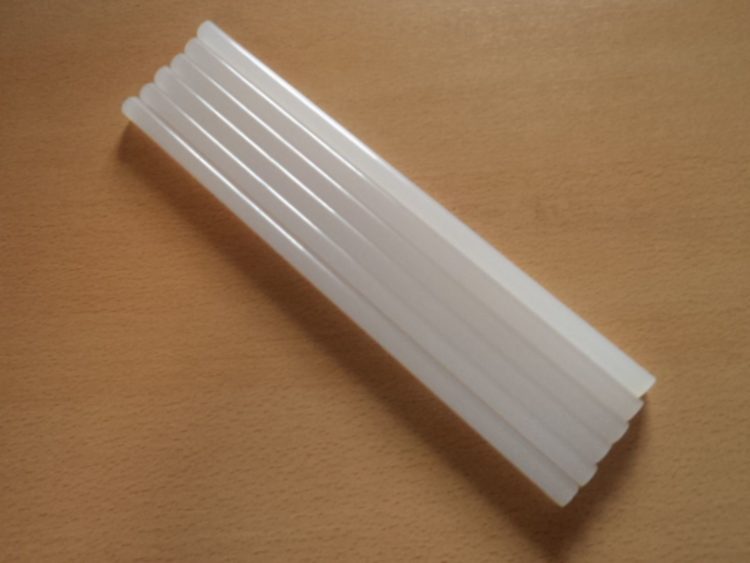 how to melt hot glue sticks in the microwave