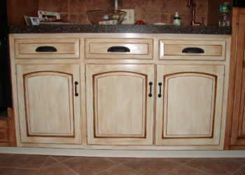 how to paint kitchen cabinets to look old and distressed