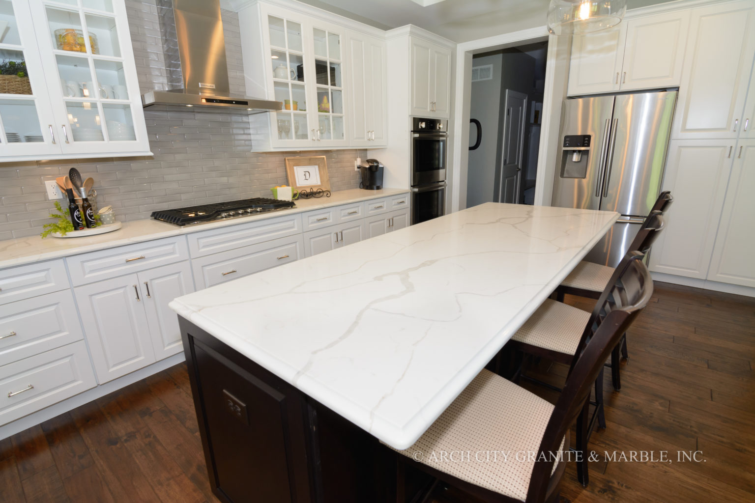 How do you make quartz countertops shine?