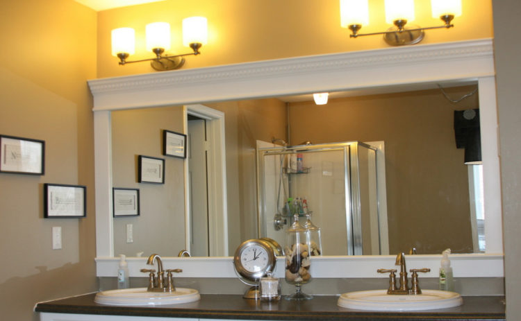 How do you refurbish a mirror frame?