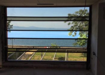 vertical sliding window