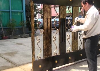 Which paint is best for iron gates?