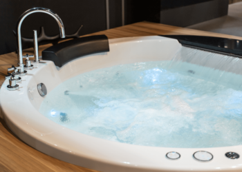 What is the best cleaner for jetted tubs?