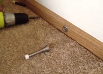how to remove door stopper