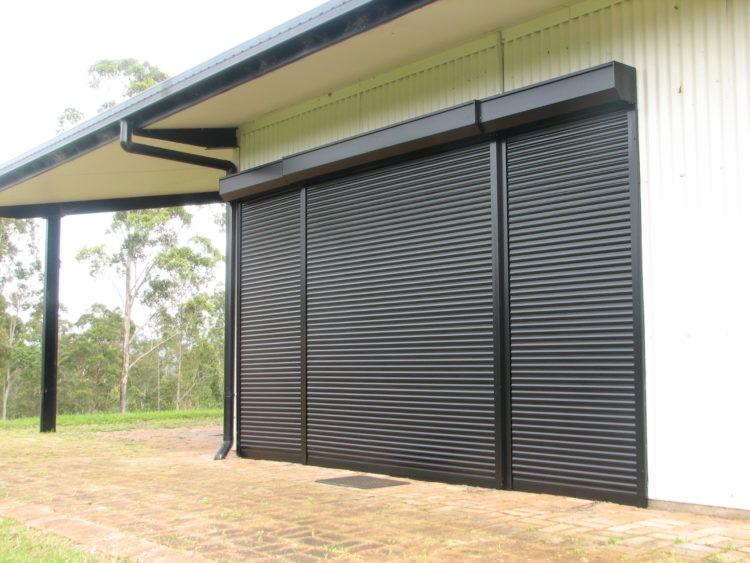 window roller shutter stuck