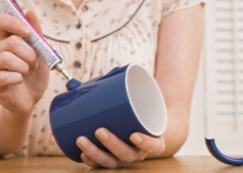 acetone to remove glue