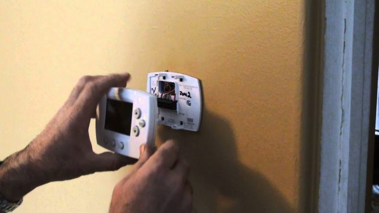how to remove a well cover