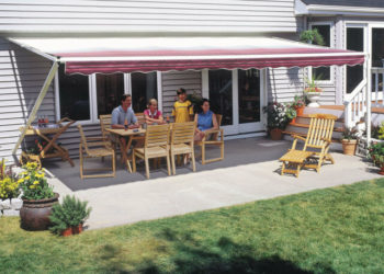 how to close manual sunsetter awning