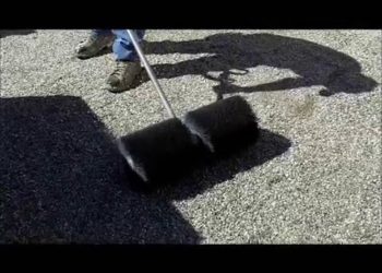 How do you repair a flat roof with gravel?