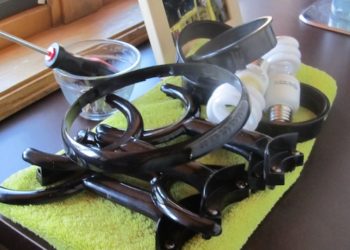 how to take a ceiling fan apart