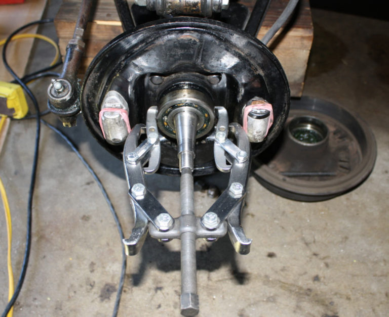 How do you use an internal bearing puller?