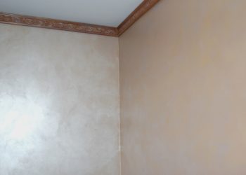 What is faux painting glaze?