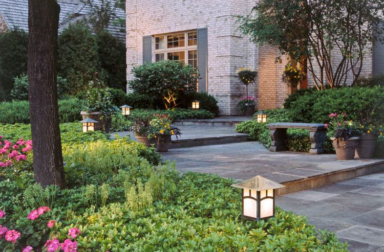 how to use solar lights in landscaping