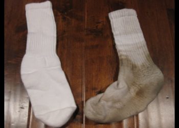 how to clean dirty colored socks
