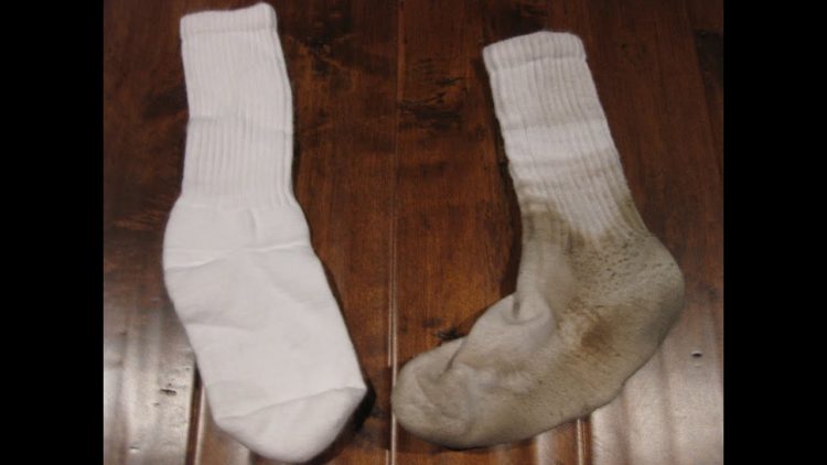how to clean dirty colored socks