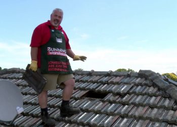 How do you remove roof tiles?