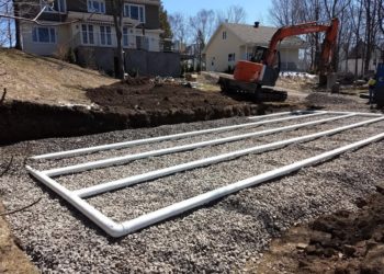 Does a leach field need to be level?