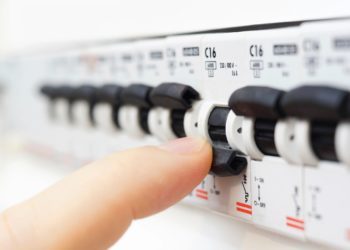 how much does it cost to replace a breaker