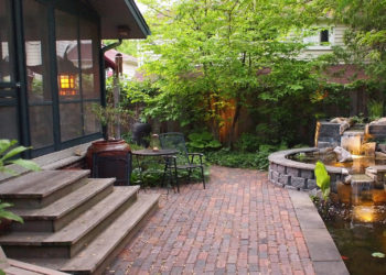 How many bricks do I need for a 10x10 patio?