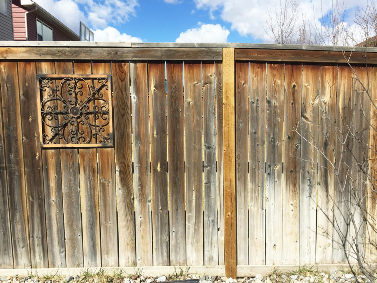 how many gallons of stain for fence