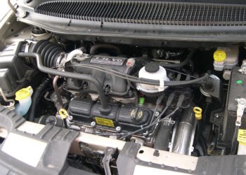 2005 chrysler 300 v6 oil type