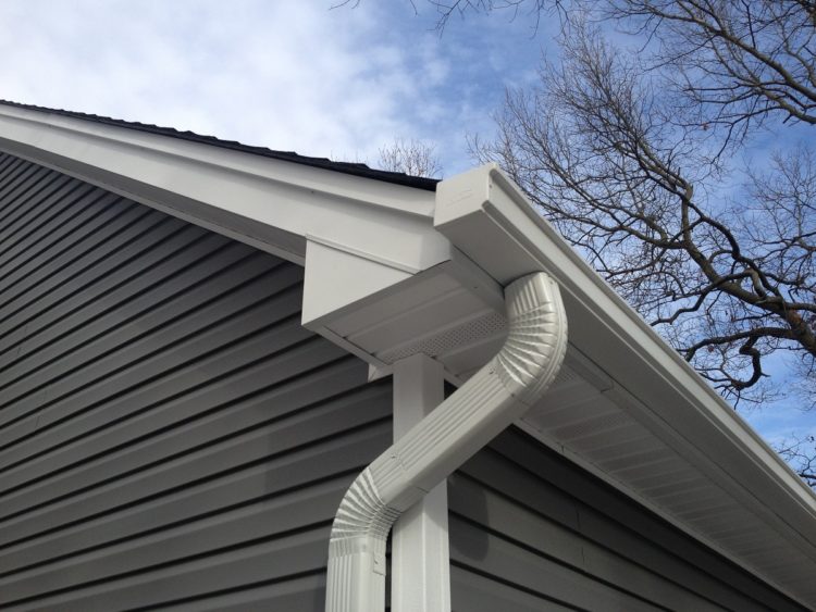 How much do gutters cost per foot installed?