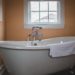 Does reglazing a bathtub last?