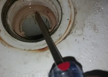 fix leaking shower drain