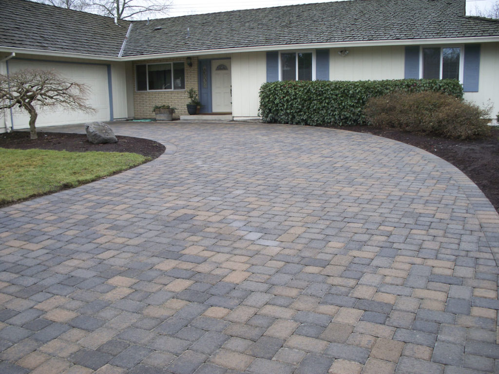 How much does it cost to lay pavers per square Metre?