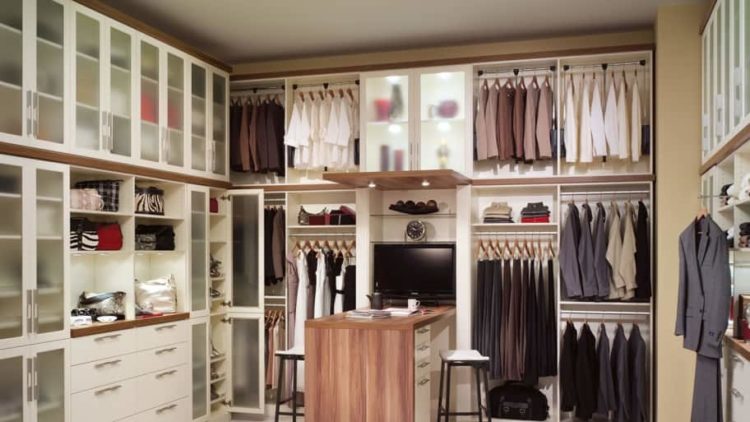How much does it cost to turn a closet into a bathroom?