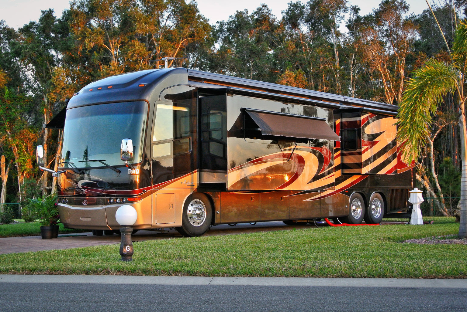 How much does it cost to replace RV floor?