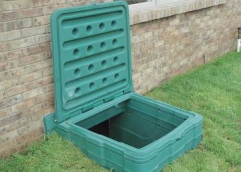 how to cover a crawl space entrance