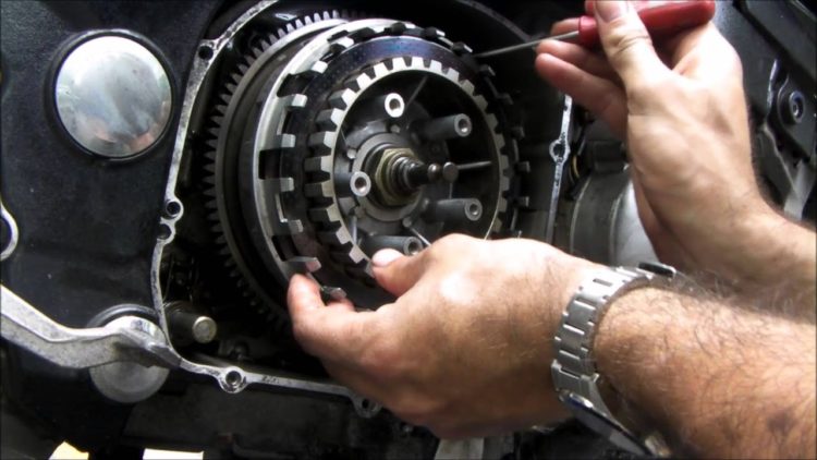 how to change clutch lining for motorcycle