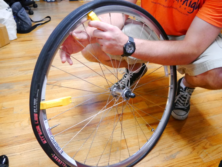 change bicycle tire