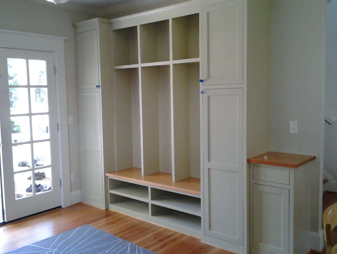 How tall is a mudroom bench?