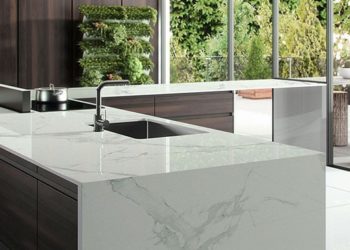 Is granite or quartz better for outside?
