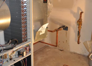 What does a plumber charge to replace a faucet?