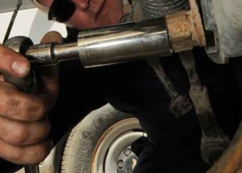 bad lower control arm symptoms