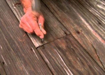 should i nail or screw deck boards