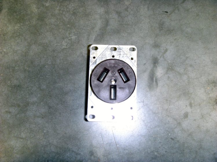 three prong receptacle
