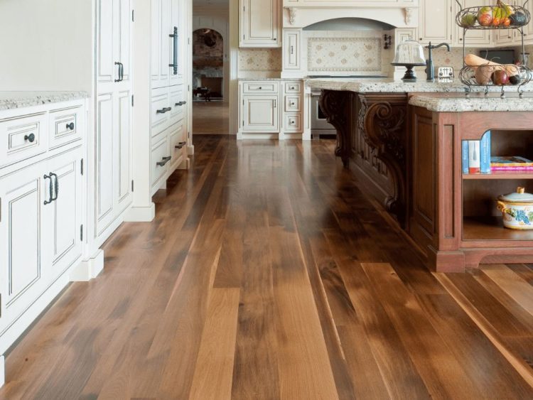 Is it a good idea to put laminate flooring in the kitchen?