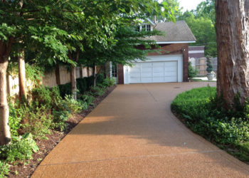 pea gravel driveway