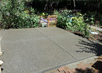 pea gravel concrete patio